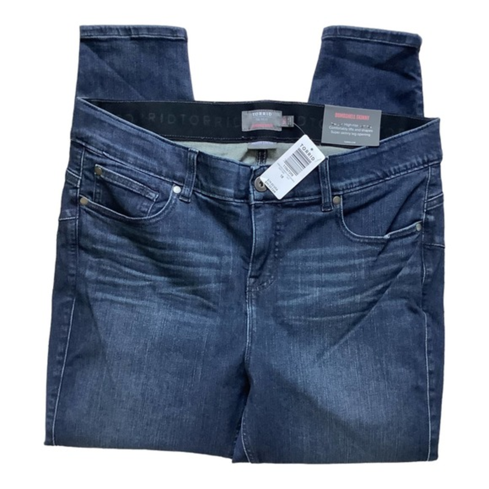Torrid NWT 18‎ S Bombshell Skinny Darkwash Premium Stretch